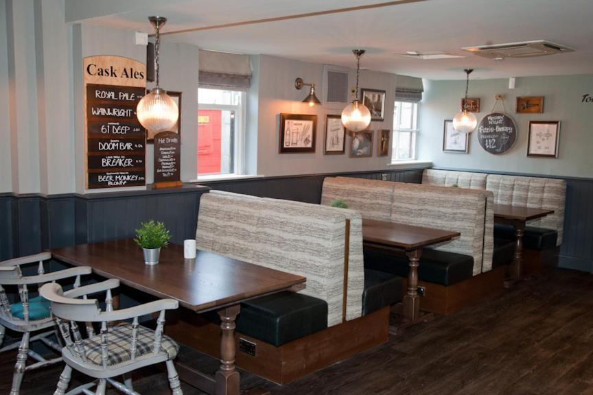 The Royal Hotel Bolton-le-Sands Номер фото